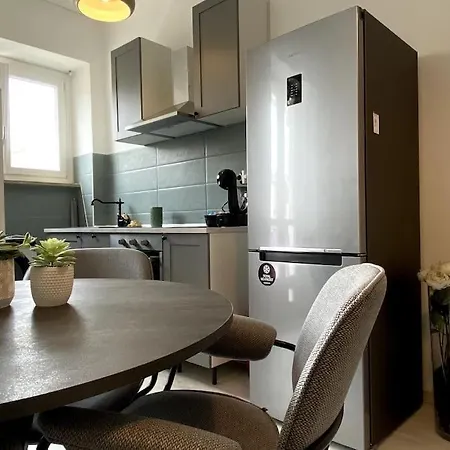 Apartamento * Comfort House * A 15 Min Dal Centro Storico *